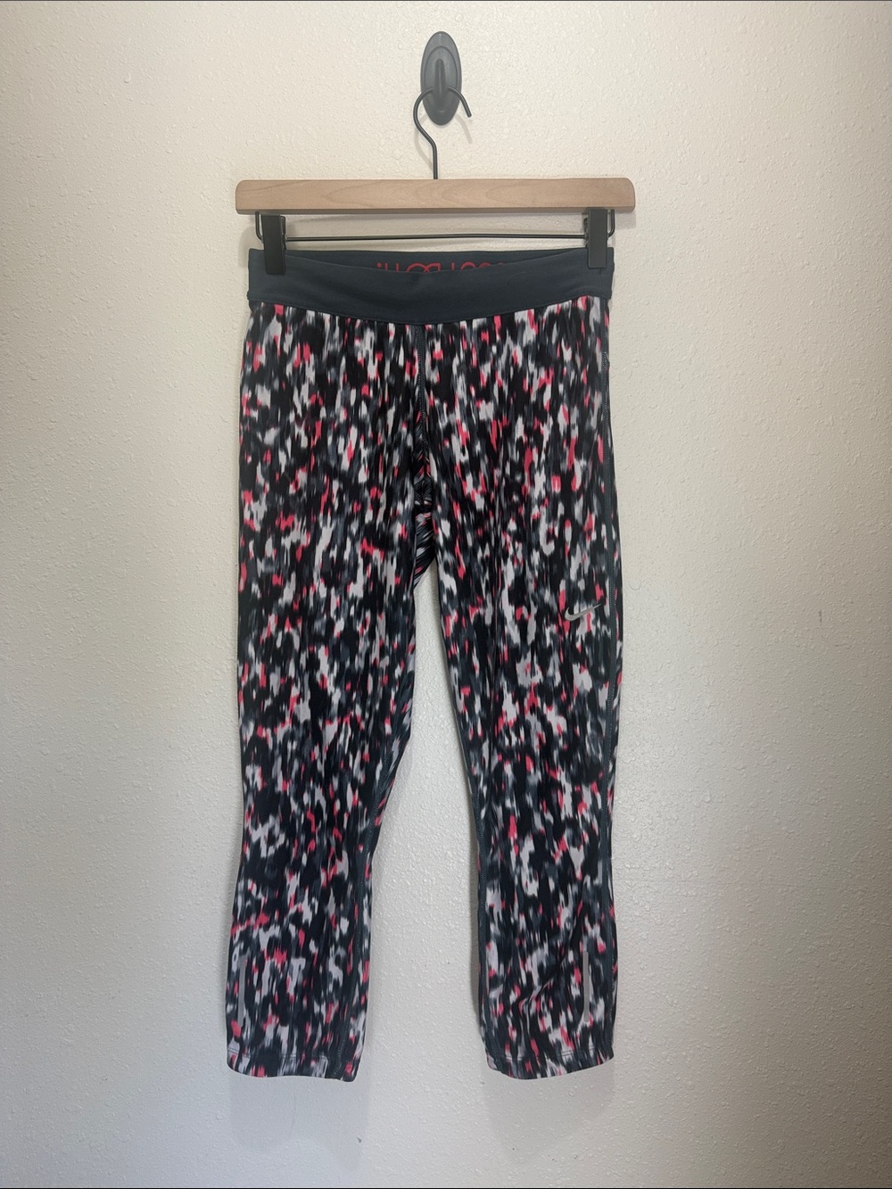 Nike Capri Leggings, Size S